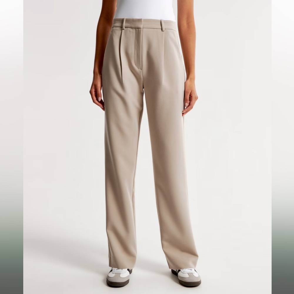 NWT Abercrombie Tailored Straight Pant in Taupe